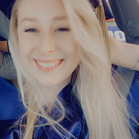 Meet your Posher, Amber - Picture 3 of 4